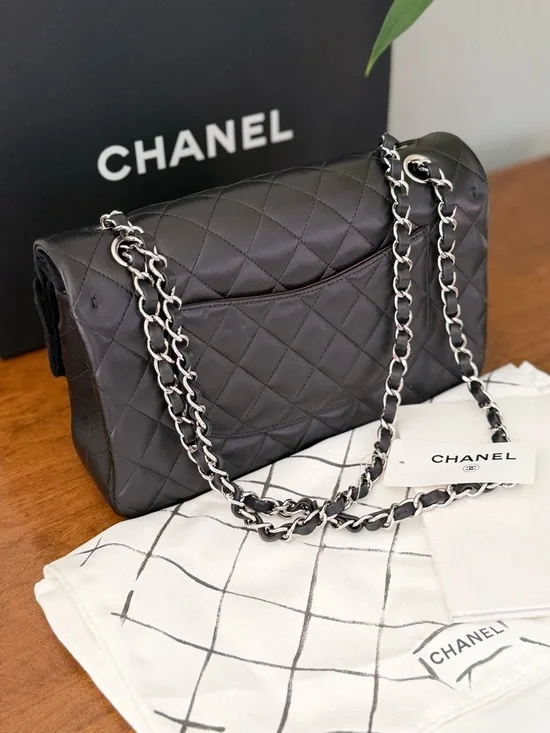 CHANEL Black Quilted Leather Shoulder Bag with Silver Hardware - Picture 5 of 8